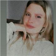 Soy técnica en informática profesional y personal, me encanta dar clases, tengo experiencia en: software, hardware y programación. También soy estudiante de profesorado de nivel inicial. 
Enseño a todos los niveles de educación, de manera precisa y clara